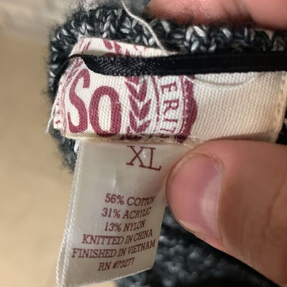 3for$20 sweater Xl - Picture 3 of 3